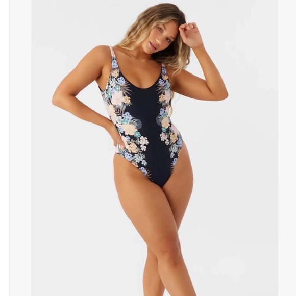 O'Neill Other - NWT’s O’NEILL MACAW TROPICAL NORTH SHORE CHEEKY ONE-PIECE Medium